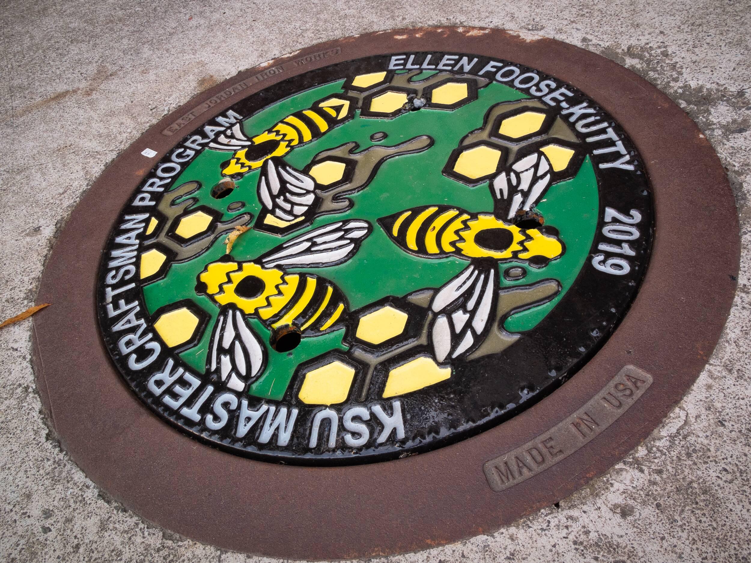 Ellen Foose-Kutty Manhole Cover in Downtown Kennesaw, 2019 / 