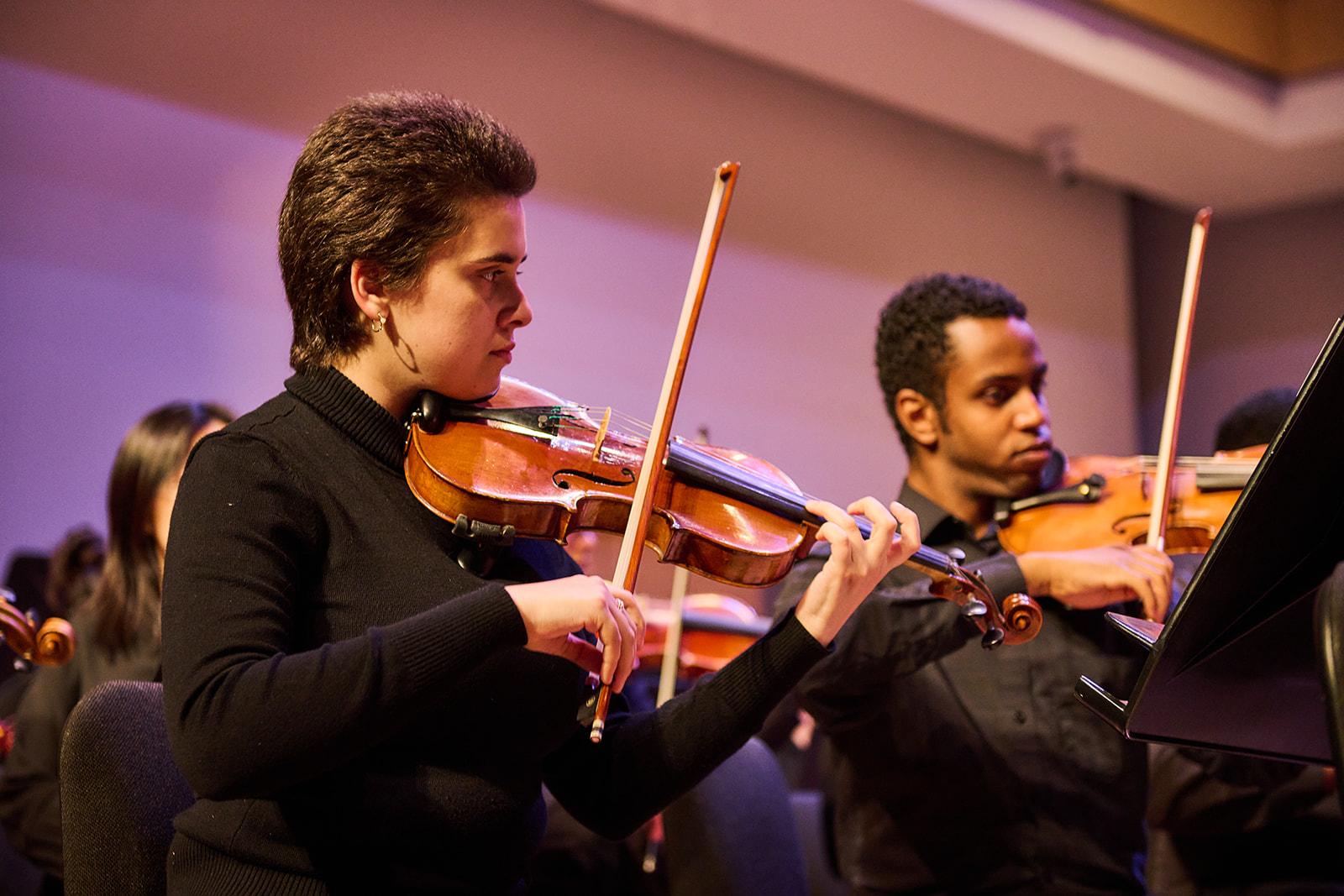 KSU's String Area 2023 convert, where violin players and talented musicians took the stage / 