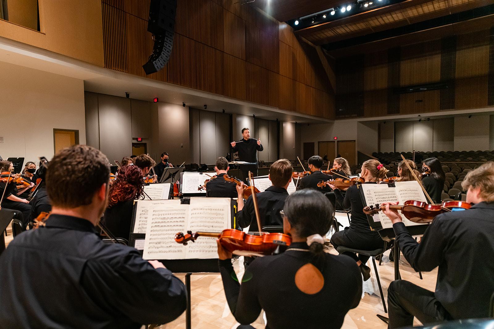 KSU's String Area 2023 convert, where violin players and talented musicians took the stage / 