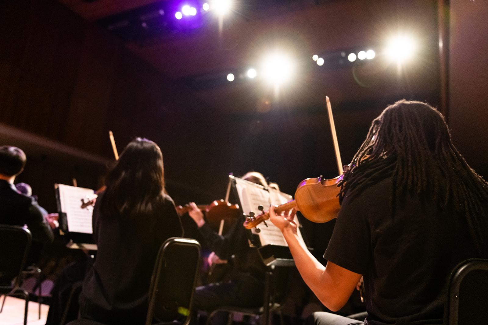 KSU's String Area 2023 convert, where violin players and talented musicians took the stage / 