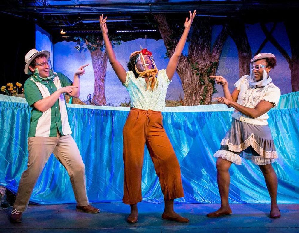  / Turtle in "A year with frog and toad" - photo courtesy of L’Oréal Roaché 
