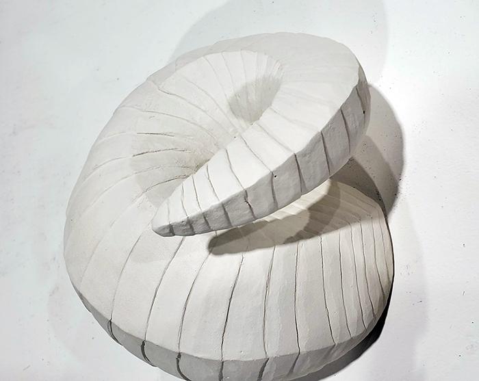 Elizabeth Hughes  / Elizabeth Hughes, untitled, plaster, dimensions variable, 2022 Madelynn Lara, Untitled, Paper and origami, dimensions variable, 2022 