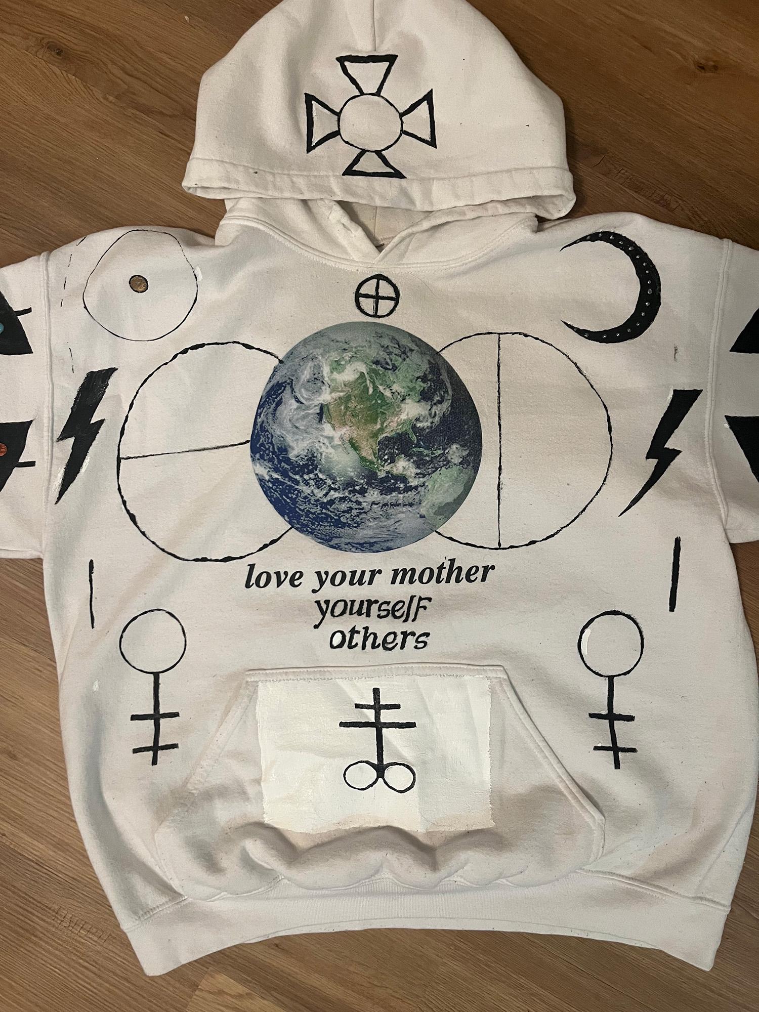 Cheryll Fowler  / Cheryll Fowler, Dreamscapes, Concepts Proj #5 Site Specific, 4' x 5', painting,Is it possible to sleep without dreaming? It is believed that everyone dreams, rather they remember them or not.Though we cannot control our dreams, perhaps we can sway them in 
