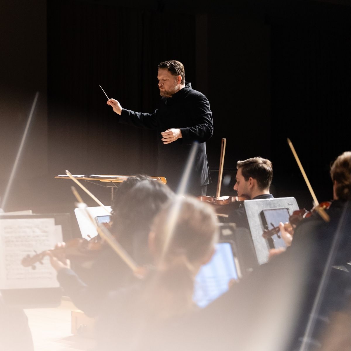 orchestra_conductor