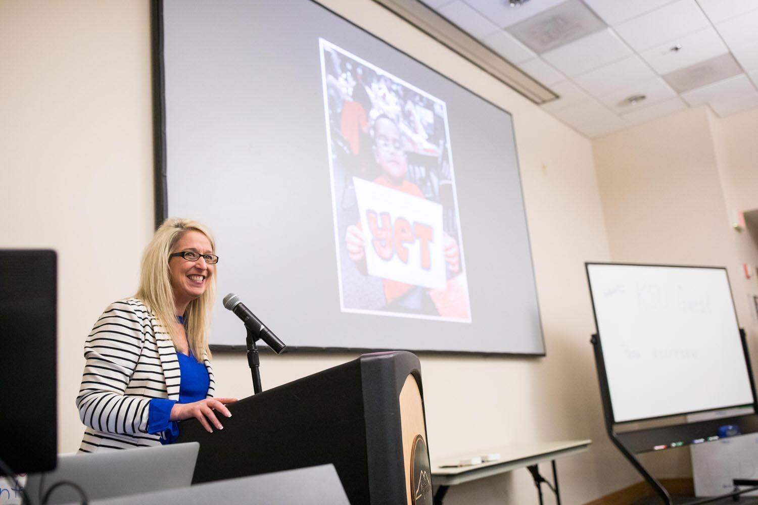 Mobile Learning Summit / Mobile Learning Summit
Group at tables listening to Seminar