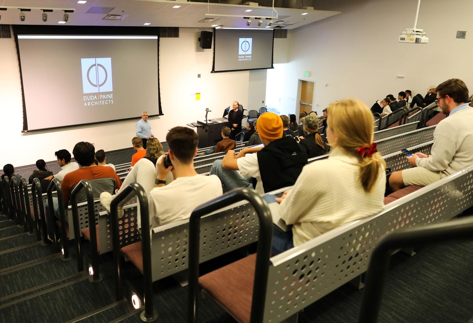  / students listening to Turan Duda's lecture  