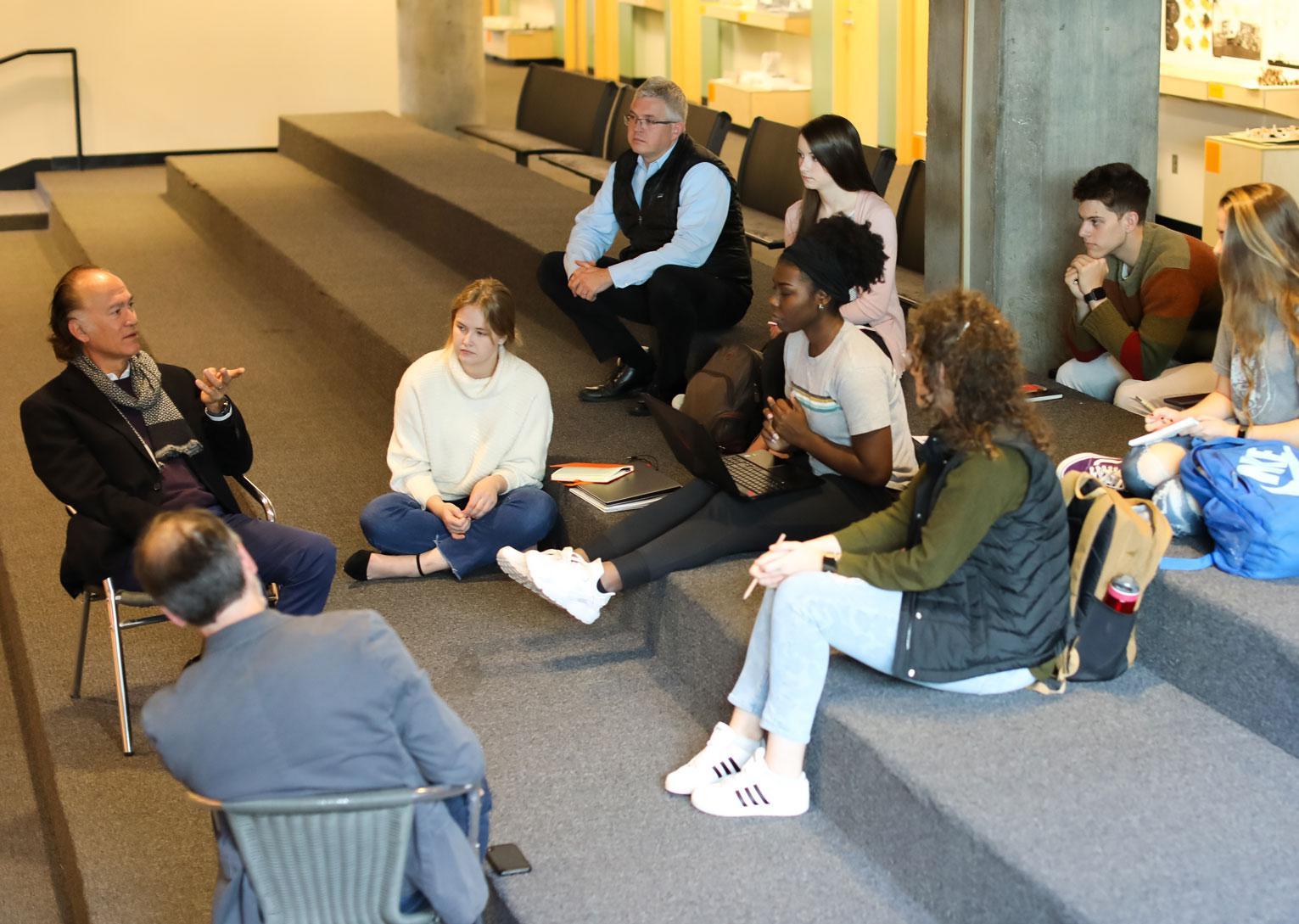  / Turan Duda engaging students in conversation 