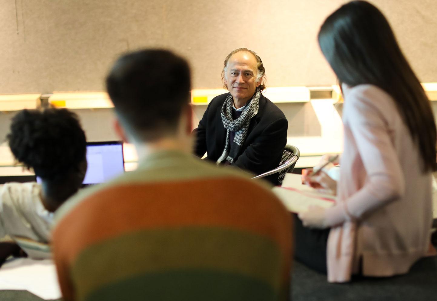  / Turan Duda answering students questions 