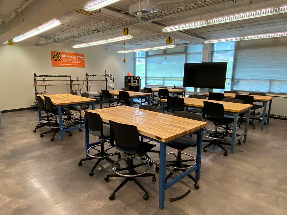 Classroom set up to conduct Construction Management demonstrations.