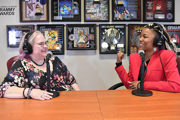 Tyra talks with Tracey Graves