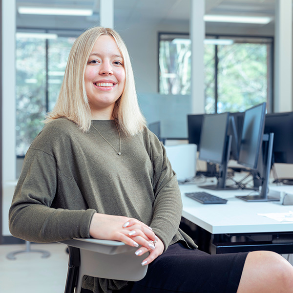 Headshot of Kristine Duncan