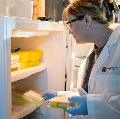 Sydney Morton in lab