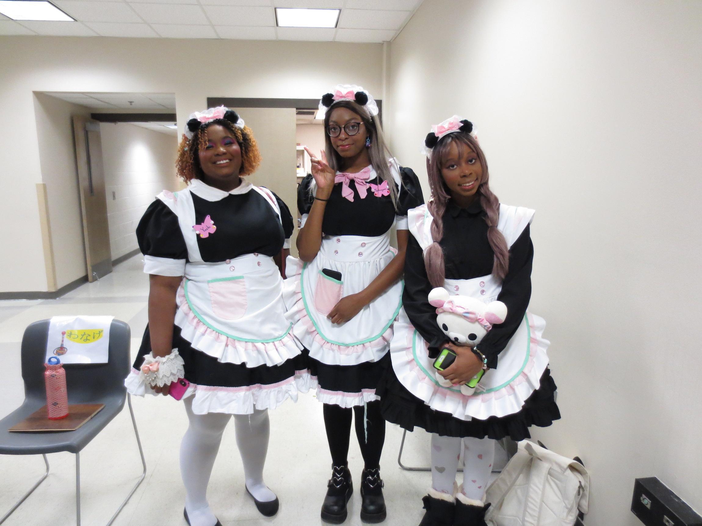  / women dressed as mice 