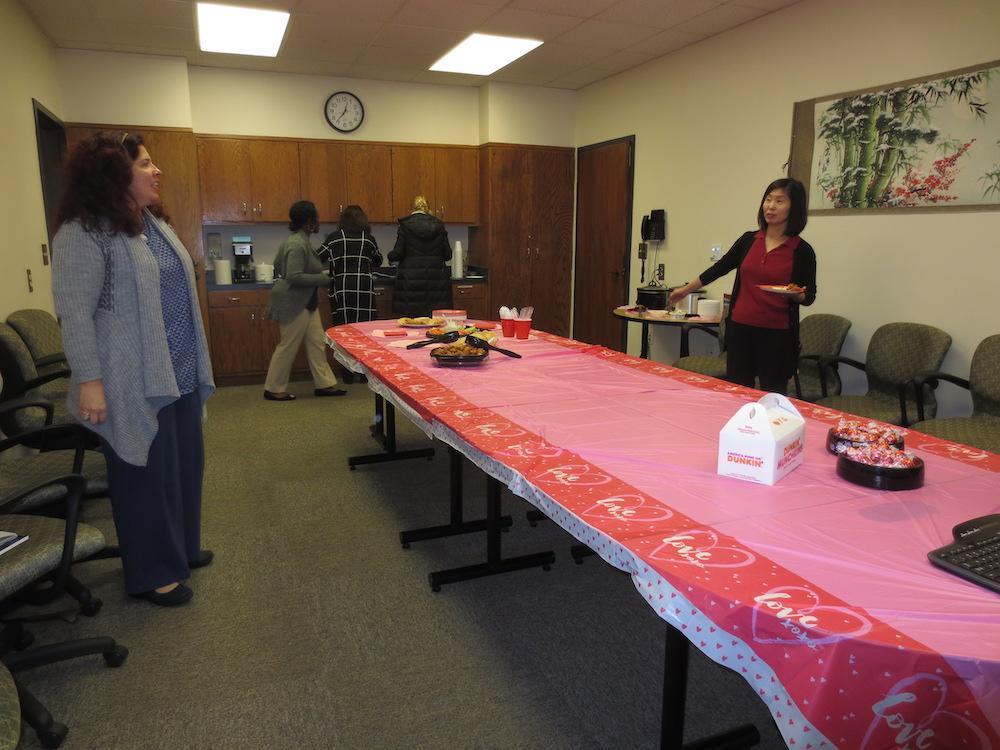  / friends around table 