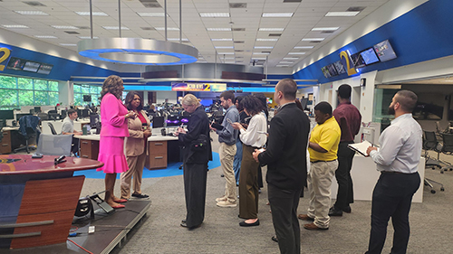 WSB News Anchor Karyn Greer talks to KSU Students