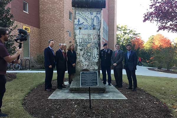 Dignitaries celebrate 30th Anniversary of fall of Berlin Wall