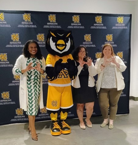 MPA Faculty and Staff with Scrappy