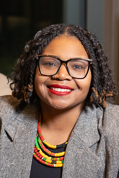 roneisha worthy headshot