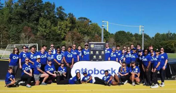 group photo of contestants