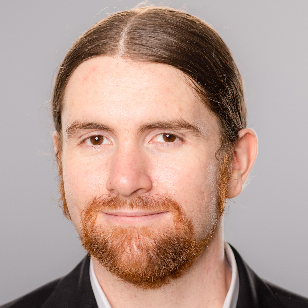 Matthew Lyons headshot