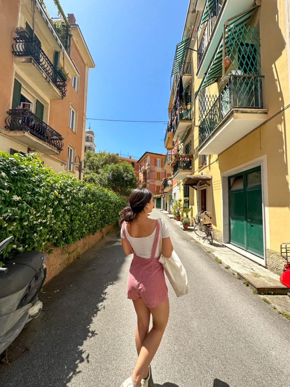 Category: People - Third Place - Levanto, Italy by Antonella Berio / Category: People - Third Place - Levanto, Italy by Antonella Berio