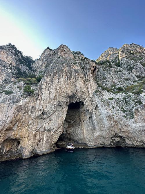 Category: Landscapes & Landmarks - Third Place - Rocky Ocean by Ella Funderburk / Category: Landscapes & Landmarks - Third Place - Rocky Ocean by Ella Funderburk