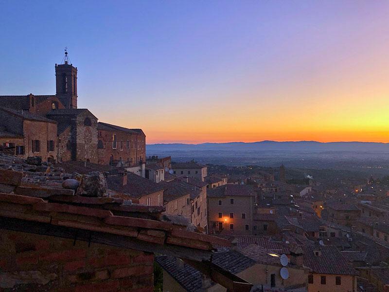 Montepulciano, Italy  / Montepulciano, Italy 