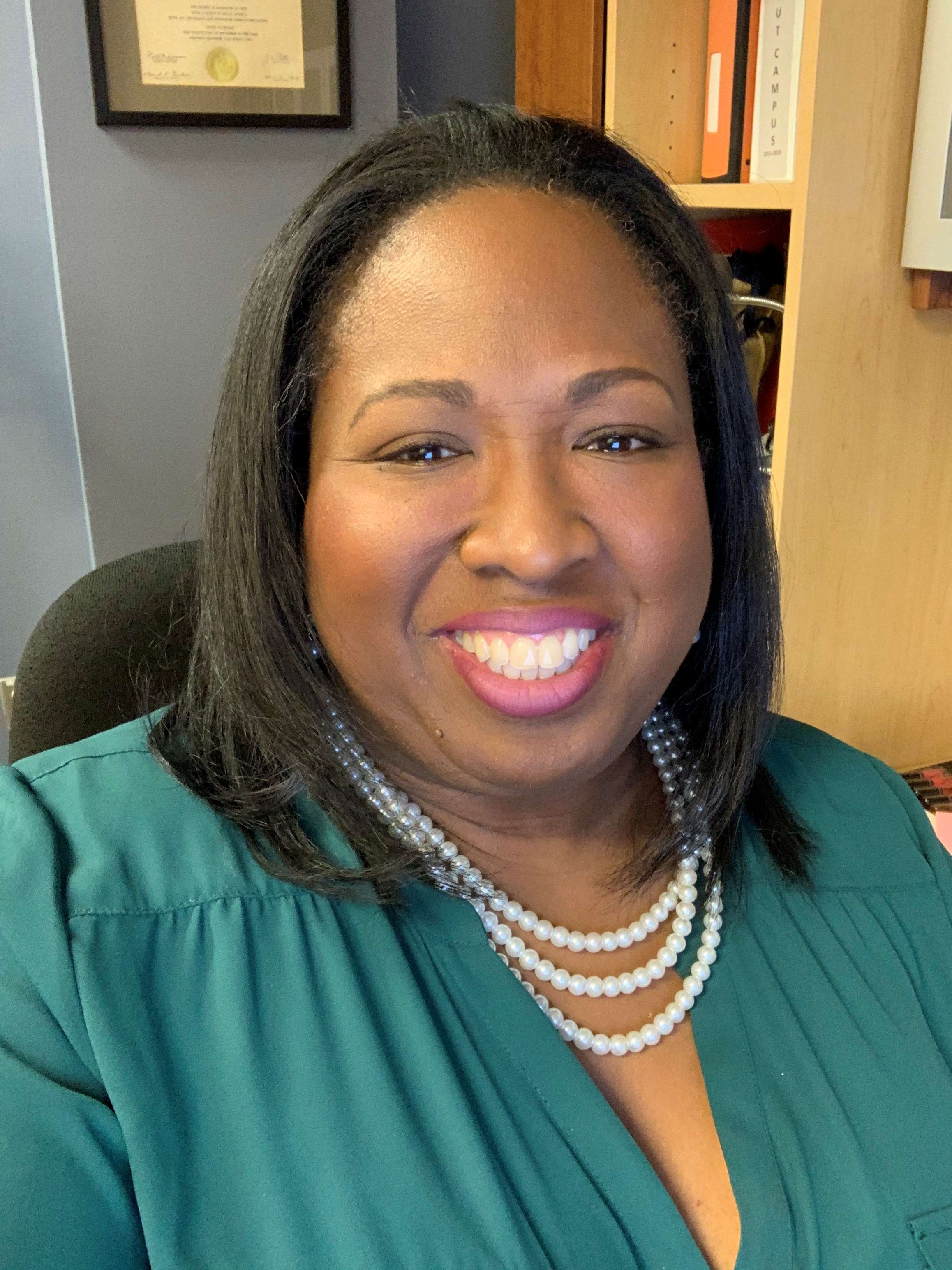 Nicole Phillips headshot