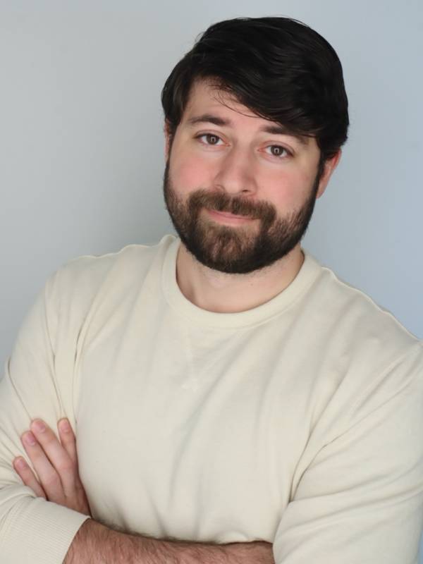 Professional Headshot of Carl Jones