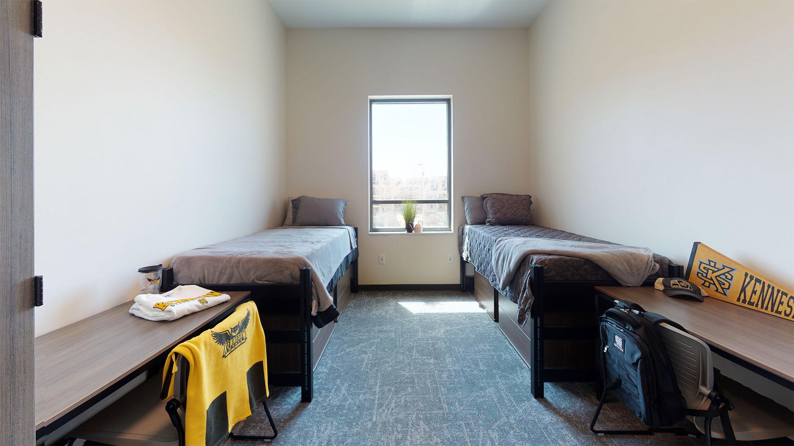 Bedroom with desks and beds  / Bedroom with desks and beds 