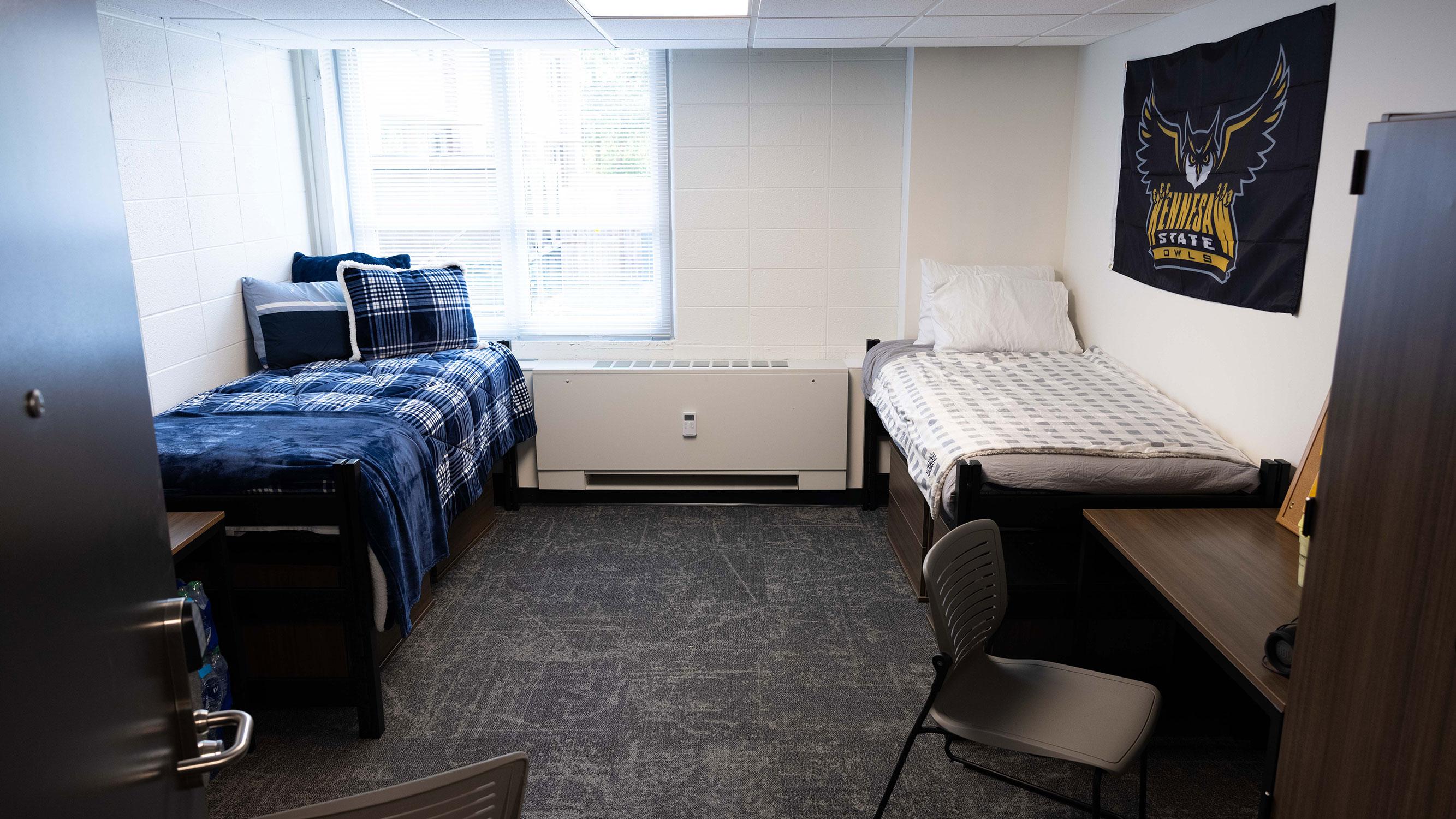 Double-occupancy bedroom  / Double-occupancy bedroom 