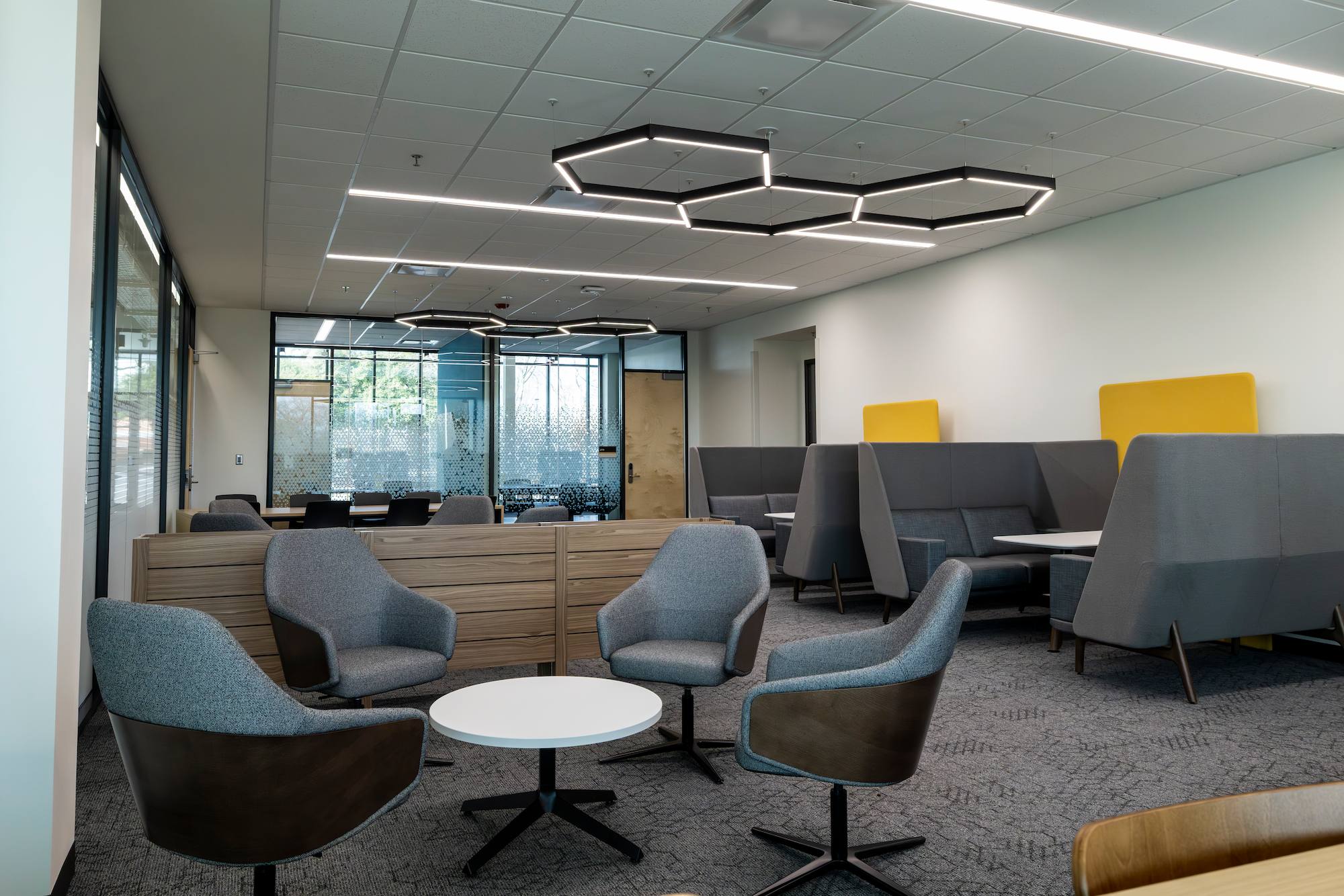 istem interior study room with a variety of booth seating and semi private spaces