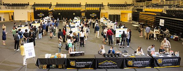2022 Fall Symposium of Student Scholars  / Students and Attendees of the 2022 Fall Symposium of Student Scholars.