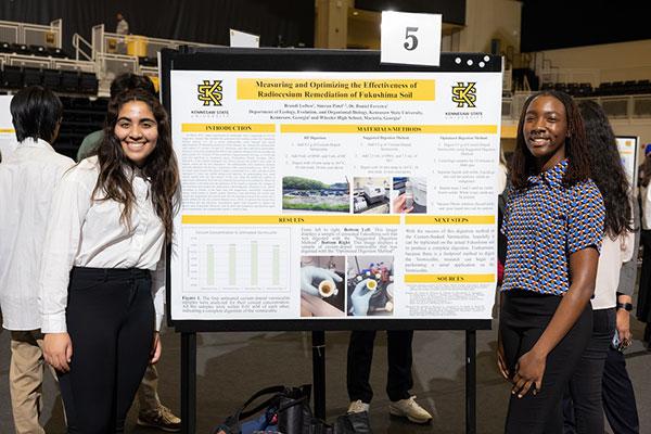 2022 Fall Symposium of Student Scholars  / Students and Attendees of the 2022 Fall Symposium of Student Scholars.