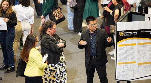 2022 Fall Symposium of Student Scholars  / Students and Attendees of the 2022 Fall Symposium of Student Scholars.