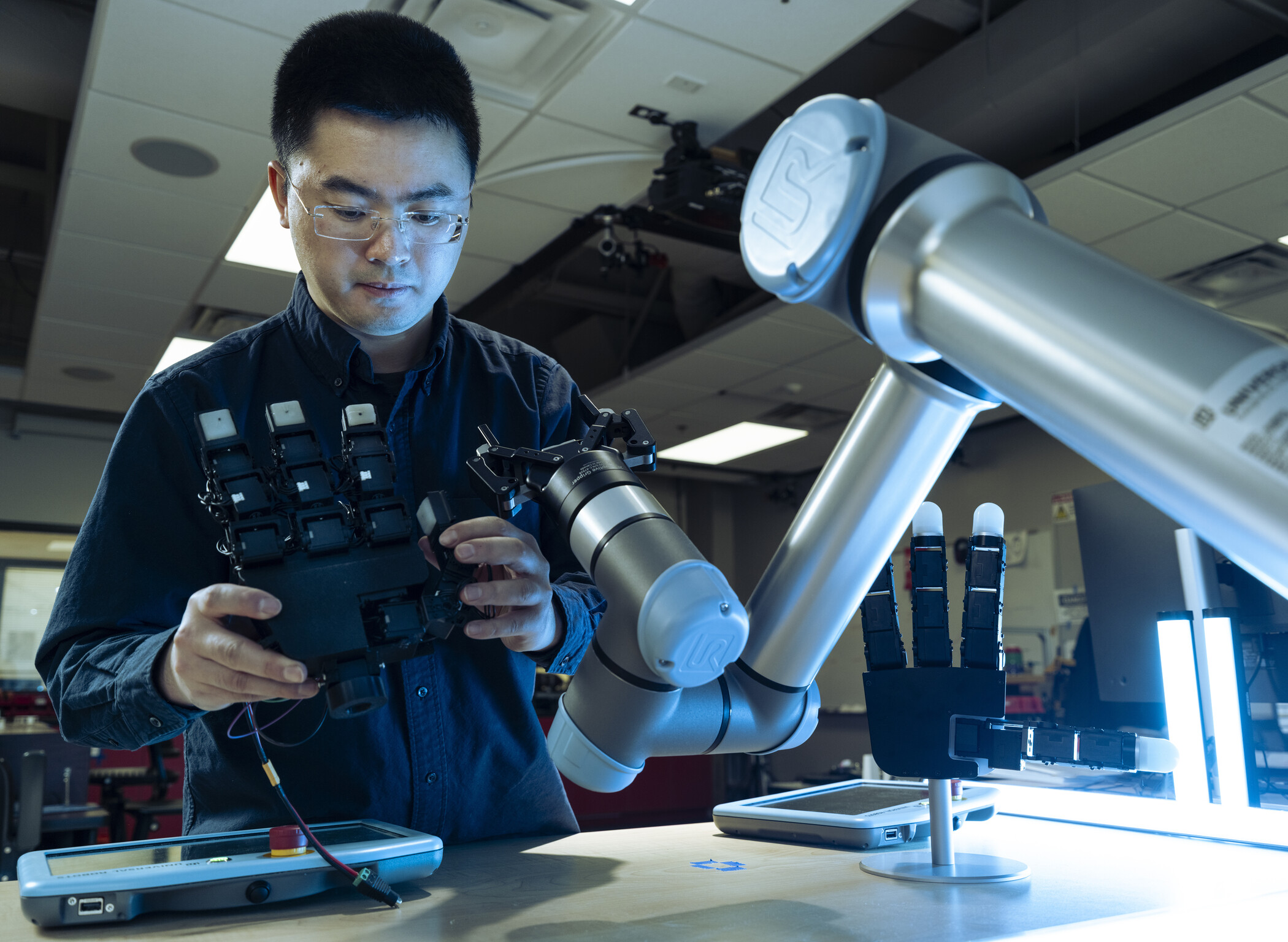 research looking at assistive device in lab